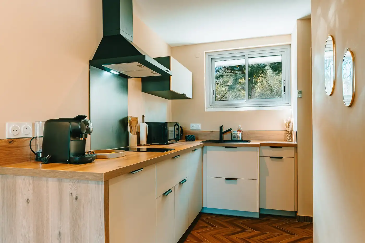 Elysia Room – Cuisine 1