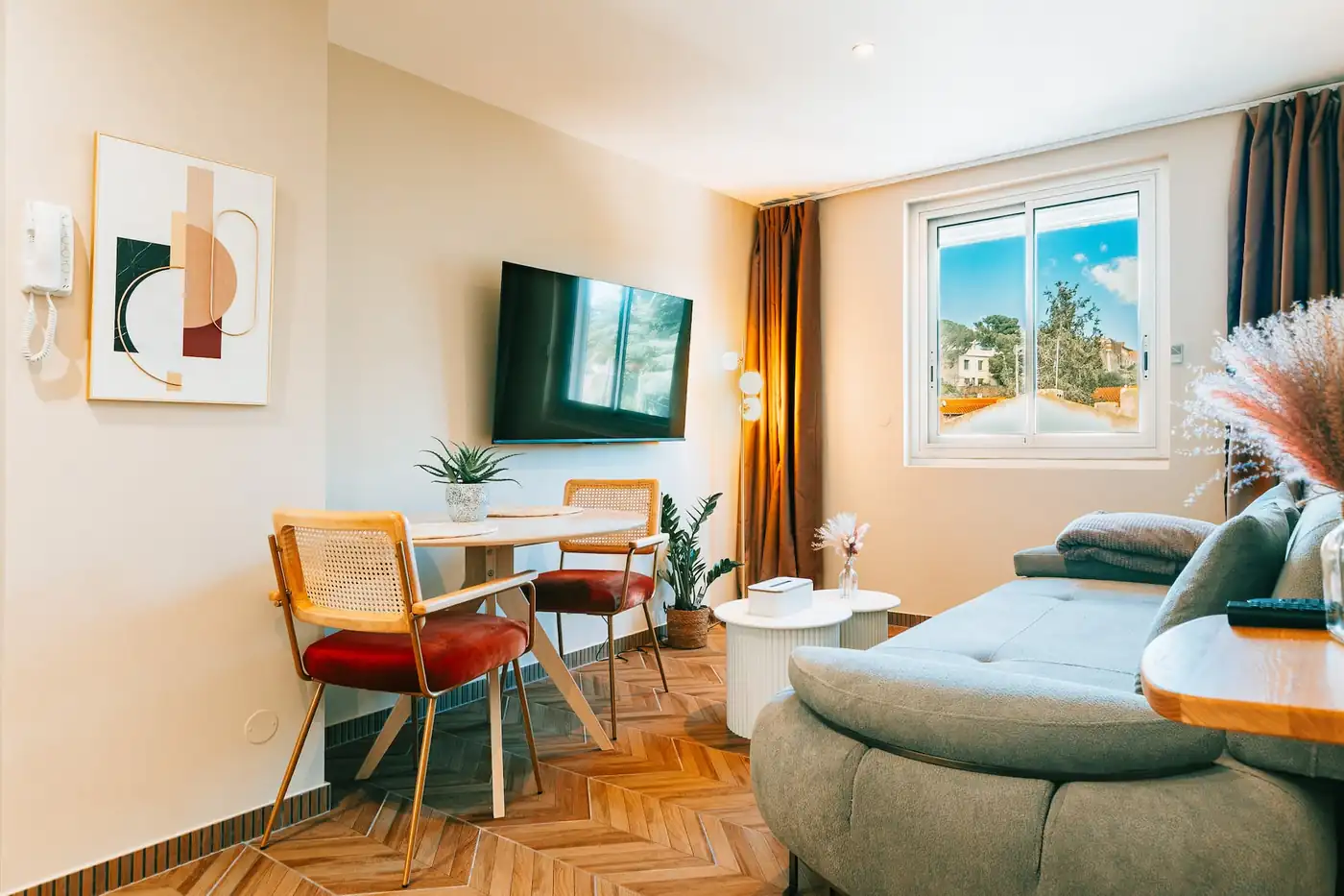 Elysia Room – Salon