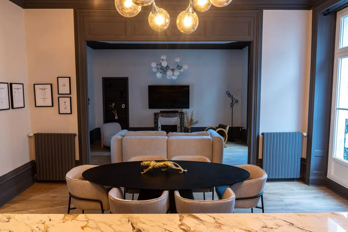 Suite Marguerite – Espace repas 1